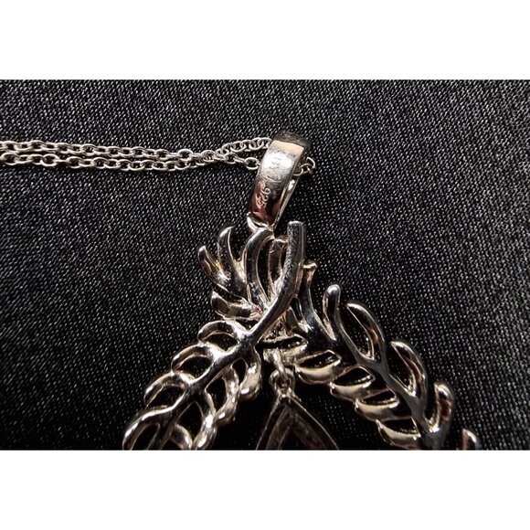 Elegant 925 Sterling Silver BYJ Signed Necklace With Leaf Design Pendant & Sapph - Picture 5 of 5